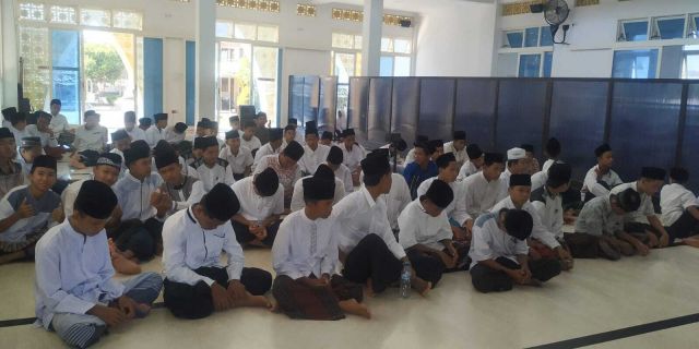 Hari Pertama Masuk, Guru dan Siswa MTs PSM Tanen Halal Bihalal