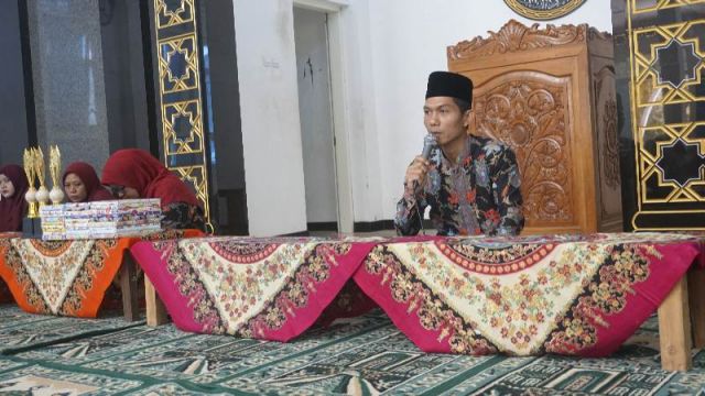 Gallery Pembagian Rapor dan Pembagian Hadiah Classmeeting Kelas C Semester Ganjil Tahun 2022