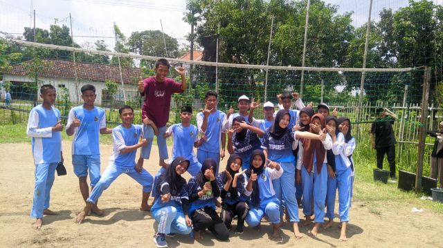 Classmeeting Penutupan Magang 2 UIN SATU di Lapangan Desa Tanen Galleri 2